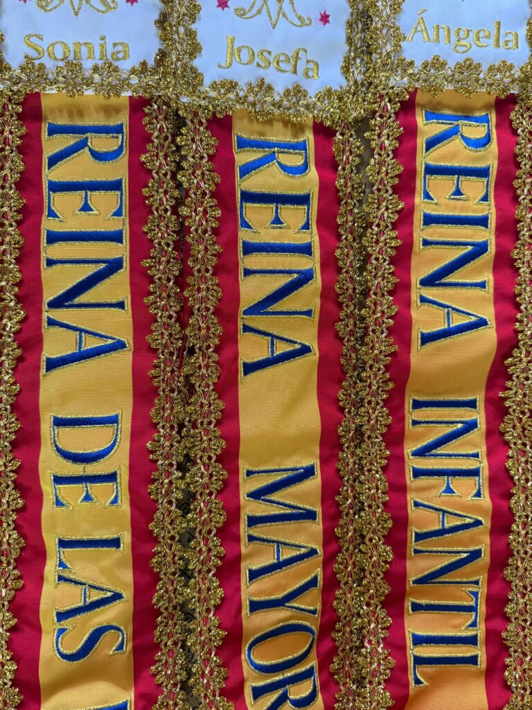Bandas bordadas de reina de las fiestas